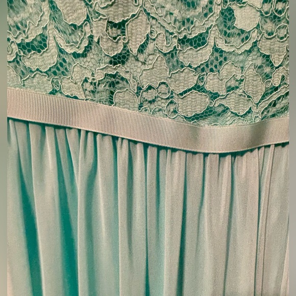 David’s Bridal Bridesmaid Dress, Size 2, NWT! - Picture 6 of 9